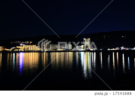 night city lights blurred background 17541688