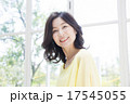 ビューティーイメージ　ヘアケア　ミドル女性 17545055