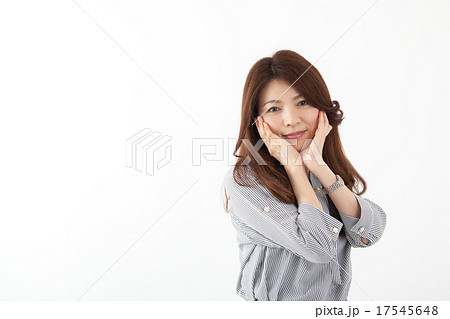 中年女性 日本人 ミドル女性 嬉しいの写真素材