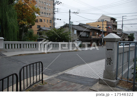 京都の「一条戻橋」（京都市上京区堀川下之町） 17546322