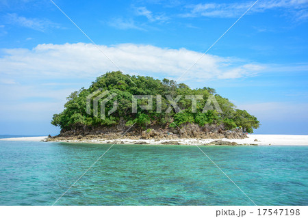 Tropical island with white beach and bluesky 17547198