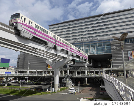 小倉駅とモノレール 17548694