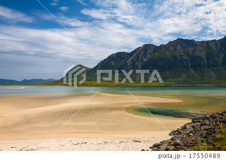 Paradise beach of Grunnforsfjorden, Lofoten 17550489