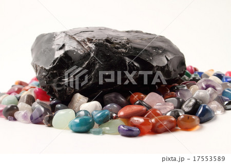 黒曜石と鉱石 17553589