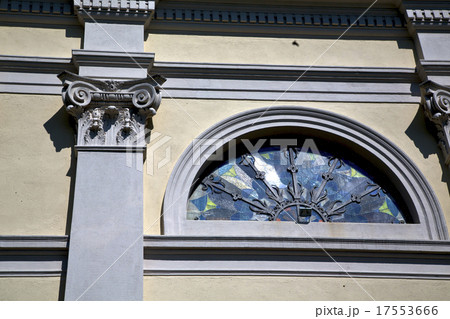 rose window  italy  lombardy     in  the  17553666