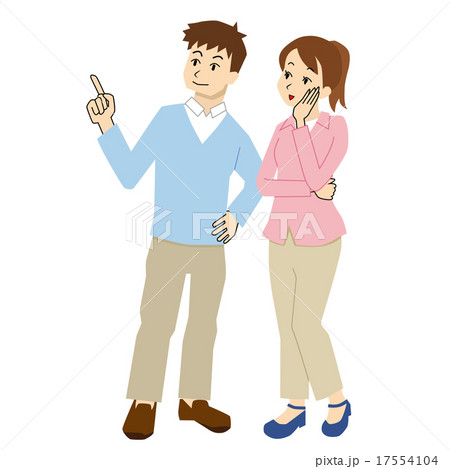 男性が指さす若いカップル 17554104