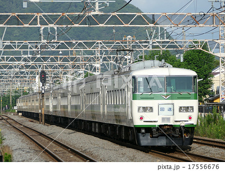 湘南ライナー 回送 185系 平塚駅の写真素材 [17556676] - PIXTA