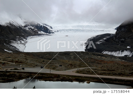 カナディアンロッキーのコロンビア大氷原 カナディアンロッキーのコロンビア大氷原 17558044