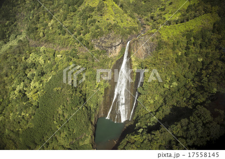 ワイルア滝空撮、カウアイ島、ハワイ-2 17558145