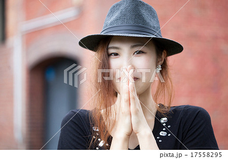 苦笑してゴメン(カメラ目線バージョン) 苦笑してゴメン(カメラ目線バージョン) 17558295