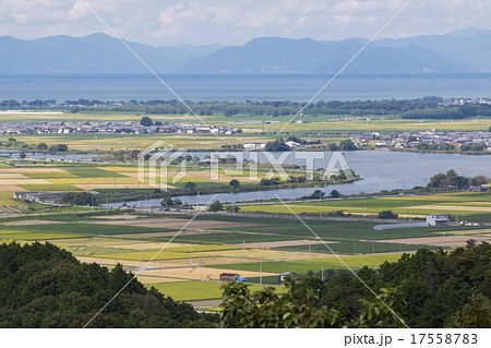 近江八幡の田園風景と須田川 17558783