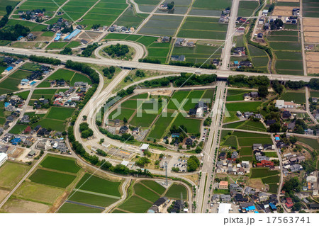 富山県の北陸自動車道魚津インター付近を空撮 富山県の北陸自動車道魚津インター付近を空撮 17563741