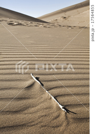 Sand background, wonderful saturated travel theme 17564855