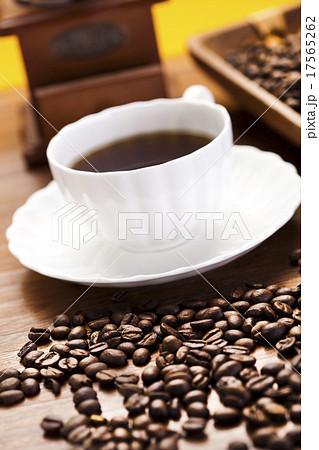 Traditional Coffee cup and beans 17565262