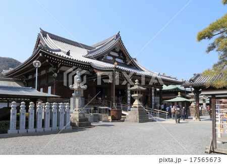 四国霊場第75番札所「善通寺」誕生院(西院)の「御影堂」 四国霊場第75番札所「善通寺」誕生院(西院)の「御影堂」 17565673