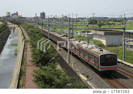 吉川美南駅周辺と武蔵野線205系電車 吉川美南駅周辺と武蔵野線205系電車 17567262