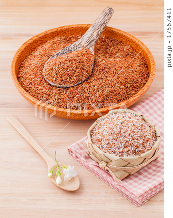 Whole grain Traditional Thai rice . 17567411