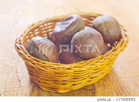 chestnuts 17568995