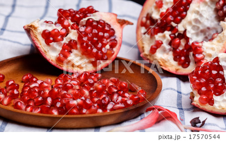 pomegranate 17570544