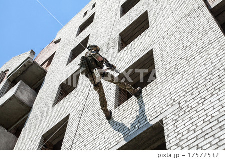 rappeling with weapons rappeling with weapons 17572532