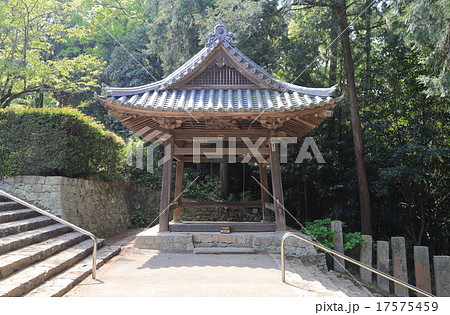 四国霊場番外札所（四国別格二十霊場第16番札所）「萩原寺」鐘楼 17575459