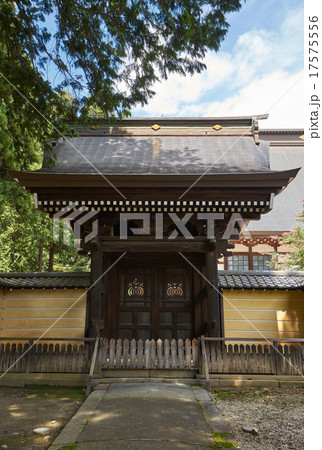 乾徳山恵林寺、本堂前庭(石庭)に続く門(塩山、山梨県) 乾徳山恵林寺、本堂前庭(石庭)に続く門(塩山、山梨県) 17575556