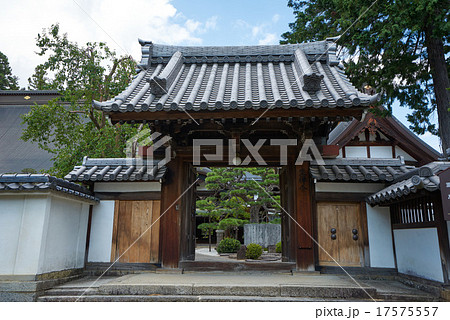 乾徳山恵林寺、大本堂に続く通用門(塩山、山梨県) 乾徳山恵林寺、大本堂に続く通用門(塩山、山梨県) 17575557