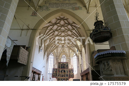 世界遺産　ビエルタン要塞教会 17575579