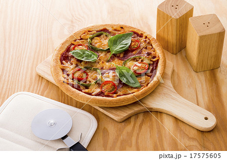 ピザ 17575605