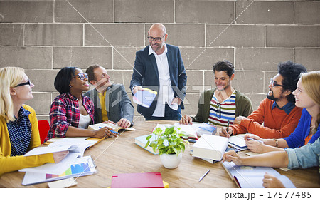 Teamwork Casual Leadership Brainstorming Learning Concept 17577485