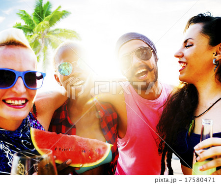 Friends Beach Vacation Relaxing Chilling Concept 17580471