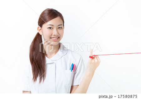 小指に赤い糸を結んだ看護婦 小指に赤い糸を結んだ看護婦 17580875