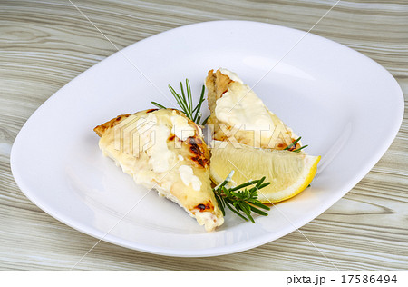 Baked perch fillet 17586494