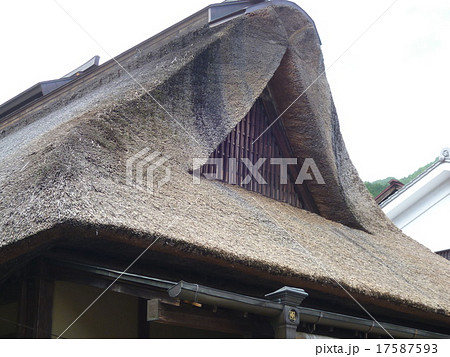 茅葺屋根 17587593