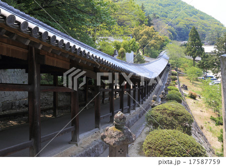 「吉備津神社」回廊を南随神門脇より見る 「吉備津神社」回廊を南随神門脇より見る 17587759