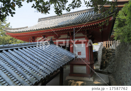 「吉備津神社」南随神門と回廊の屋根 17587762