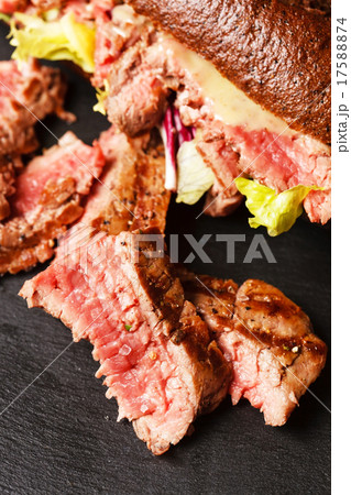 Bun with grilled roast beef Bun with grilled roast beef 17588874