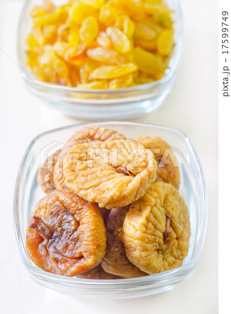 Dry fig 17599749