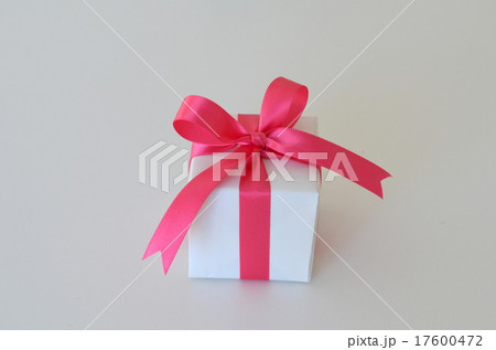 プレゼントボックス 17600472