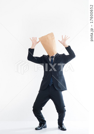 覆面 男性 立ちポーズ 17600652