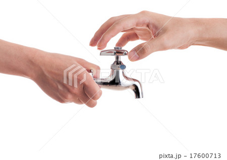 水道の蛇口 白背景 17600713
