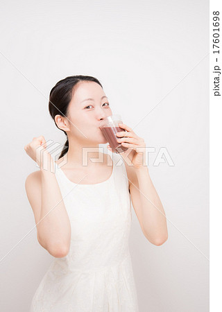 アサイー　女性 17601698