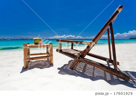 Tropical relax on white beach 17601929
