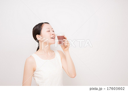 アサイー　女性 17603602