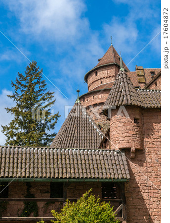 Chateau du Haut-Koenigsbourg - Alsace, France Chateau du Haut-Koenigsbourg - Alsace, France 17604872