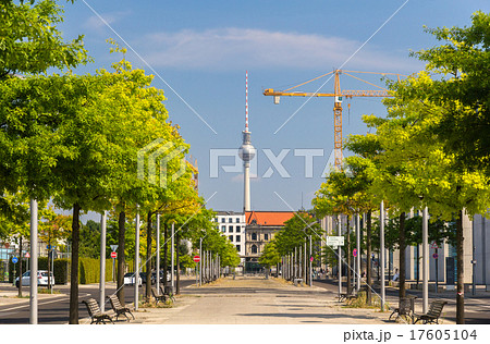 Otto-von-Bismarck-Allee - Berlin, Germany 17605104