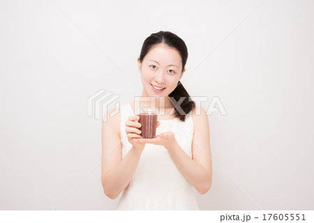 アサイー　女性 17605551