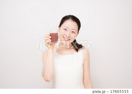 アサイー　女性 17605555