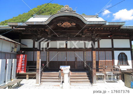 四国霊場第73番札所「出釈迦寺」奥の院、"聖地"捨身ヶ嶽禅定の根本御堂(我拝師山) 四国霊場第73番札所「出釈迦寺」奥の院、"聖地"捨身ヶ嶽禅定の根本御堂(我拝師山) 17607376