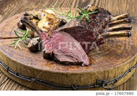 venison carree 17607980
